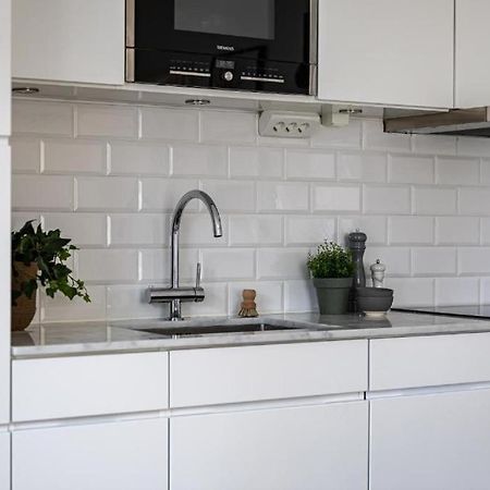 Beautiful And Modern Accommodation Near Stockholm City Exterior photo