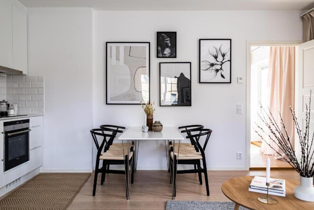 Beautiful And Modern Accommodation Near Stockholm City Exterior photo